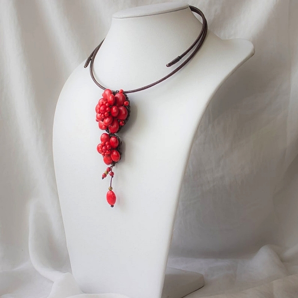 Red Coral Flower Choker Necklace For Women - Picture 3 of 6